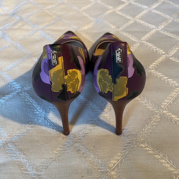 Coach Floral Leather Pump, new - Picture 4 of 12